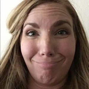 Meet your Posher, Laci